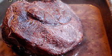 говядина тушенная с овощами