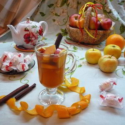 Яблочный чай с апельсином и корицей