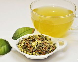Зеленый чай с жареным рисом