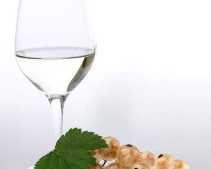 Домашнее вино из белой смородины