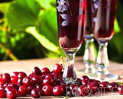 Домашнее вино из вишни с косточками