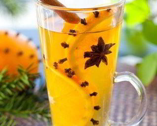 Глинтвейн из белого вина с цитрусовым ароматом