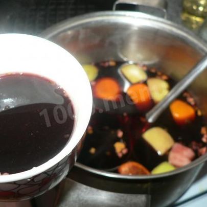 Глинтвейн с приправой Магги и фруктами