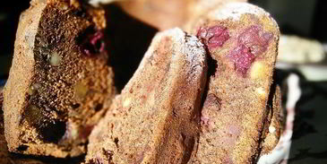 шоколадный гугельхупф с вишней на глинтвейне