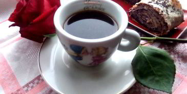 карамельный кофе под сливочной шапочкой