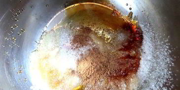 карамельный кофе под сливочной шапочкой