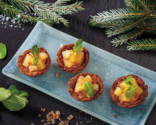 Корзиночки с кофе и ананасами