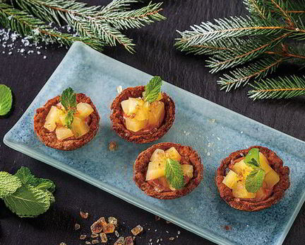 Корзиночки с кофе и ананасами