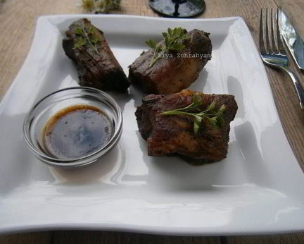 Свиные ребрышки с кофейным соусом