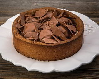 Тарт с кофейным ганашем и черносливом