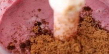 кокосовый коктейль с ягодами