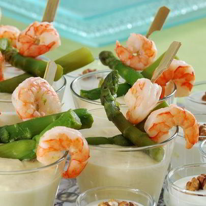 Коктейль из спаржи и креветок