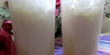 коктейль с апельсиновым соком и мороженым