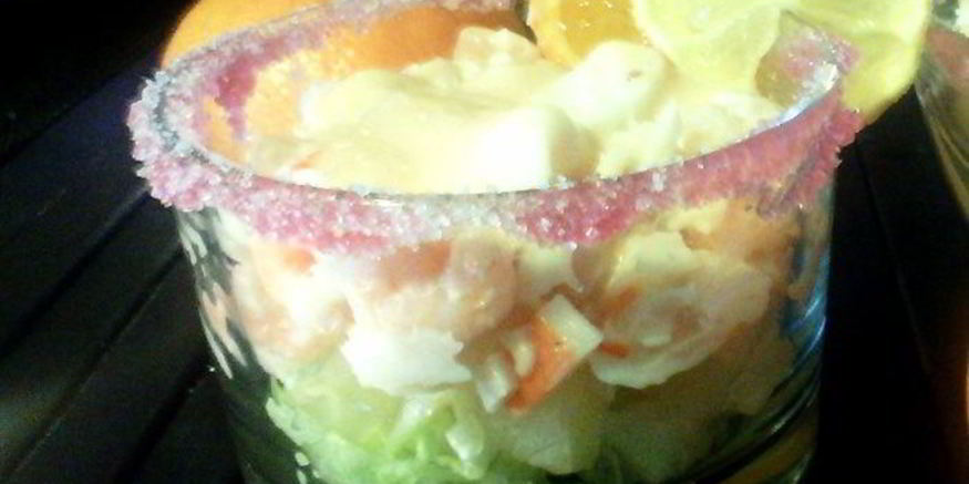 Рецепт коктейля из морепродуктов с розовым соусом