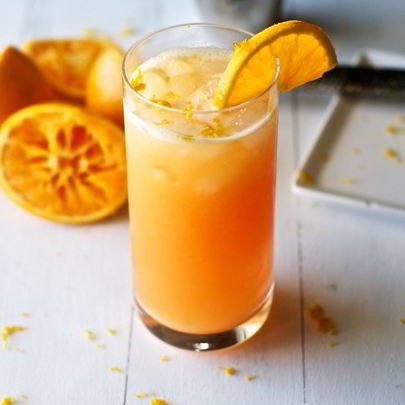 Алкогольный коктейль с апельсиновым соком