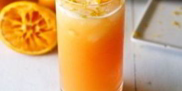 алкогольный коктейль с апельсиновым соком