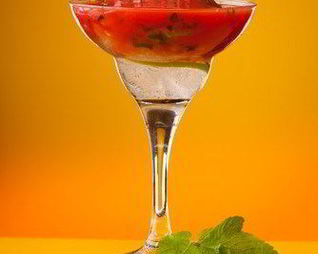 Арбузный физ с джином и лаймом