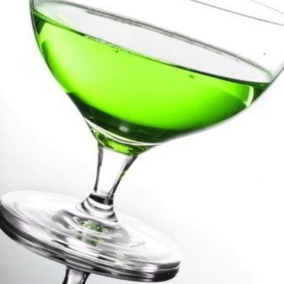 Новогодний крюшон с джином, шартрезом и еловой хвоей