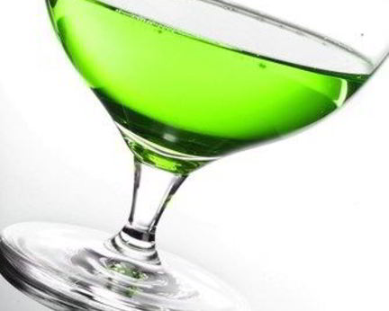 Новогодний крюшон с джином, шартрезом и еловой хвоей