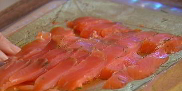 спагетти с копченой форелью и джином