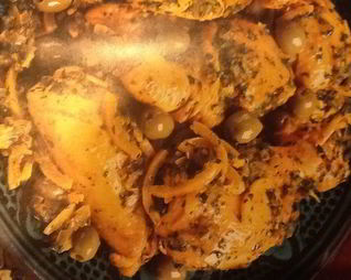 Таджин с курицей, лимонами и зелеными оливками