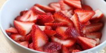 весенний клубничный коктейль