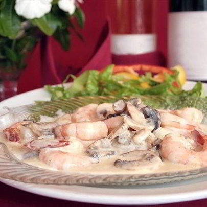 Креветки с текилой, сливками и зеленым луком