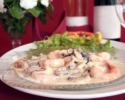 Креветки с текилой, сливками и зеленым луком