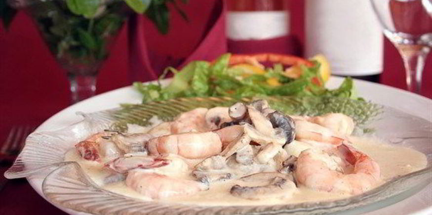 Рецепт креветок с текилой, сливками и зеленым луком