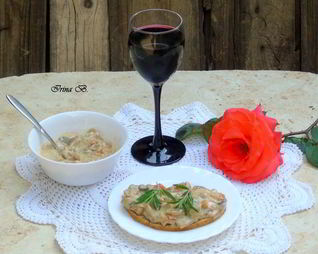 Грибное соте с вином и горгонзолой