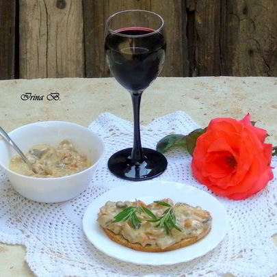 Грибное соте с вином и горгонзолой