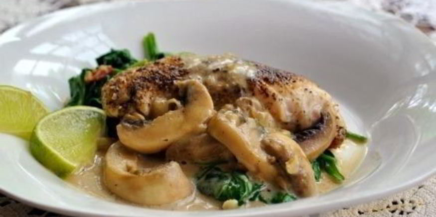 Рецепт линя, тушеного с вином и шампиньонами