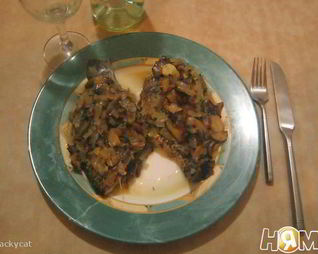 Рыба в сливочном масле с вином и чесноком