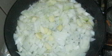 рыба в сливочном масле с вином и чесноком