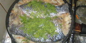 рыба в сливочном масле с вином и чесноком