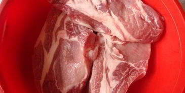 свиная корейка с вином и специями