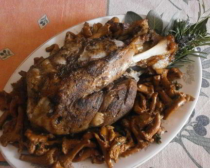 Свиная рулька с вином Марсала