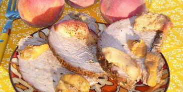 запеченная телятина с вином и персиками