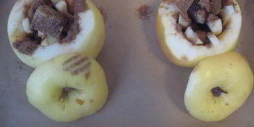 яблоко, запеченное с виски и корицей