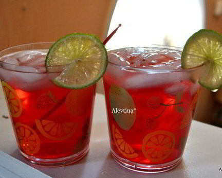 Клюквенно-малиновый коктейль