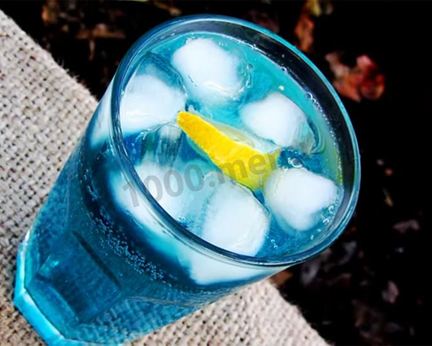 Коктейль с Блю Кюрасао
