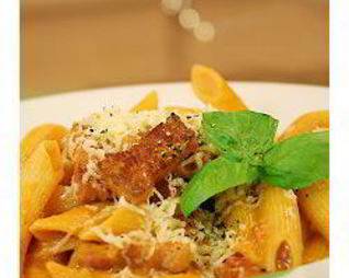 Паста в томатном соусе с водкой