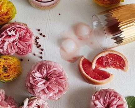 Розовый коктейль