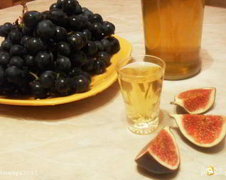 Водка с инжиром