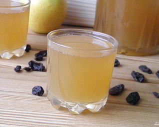 Домашний квас из черного хлеба без дрожжей