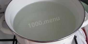 домашний простой окрошечный квас с изюмом