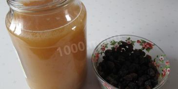 домашний простой окрошечный квас с изюмом