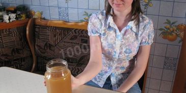 домашний простой окрошечный квас с изюмом