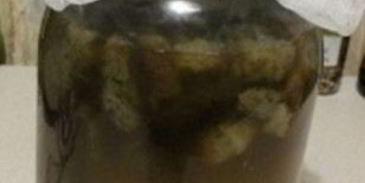 квас из ржаного хлеба