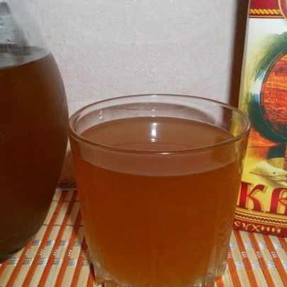 Квас из ржаных сухарей